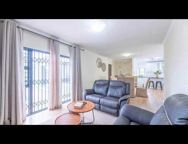 3 BEDROOM HOUSE FOR SALE IN VIKING VILLAGE